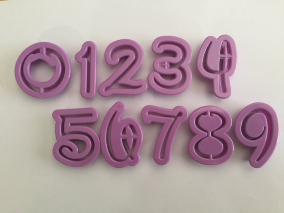2000182 Disney Number Cutters