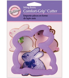 2002337 Wilton CG Set 3D Bnny W HRT 2PC